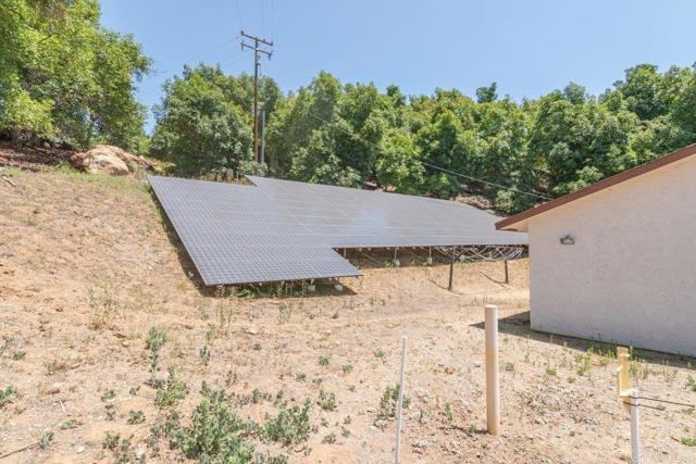 3137 E Valley Parkway, Escondido CA: https://media.crmls.org/mediaz/7bd3f77b-d93c-48b4-aa1a-35e8361e63c3.jpg