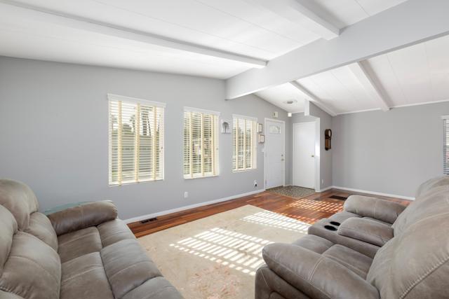 1058 Via Grande, Cathedral City CA: https://media.crmls.org/mediaz/7bd40714-5c74-4936-aa84-5f63189bf10a.jpg