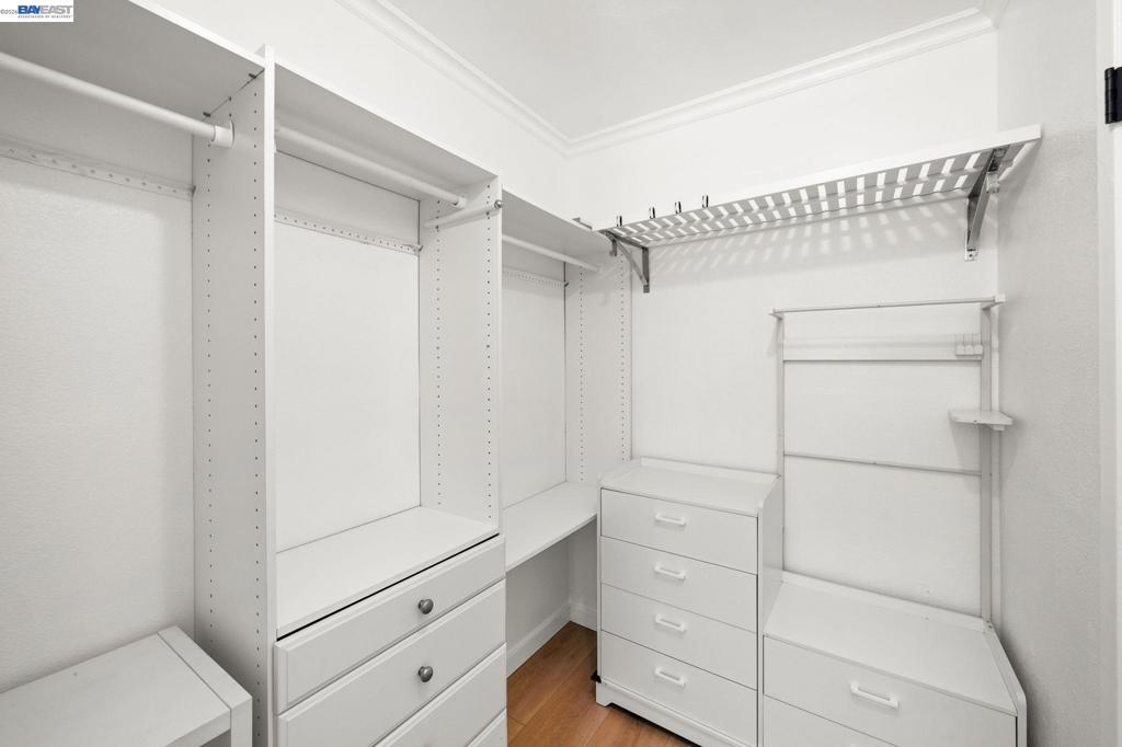 https://media.crmls.org/mediaz/7bd431e8-8f0c-456f-b16e-a335bade5798.jpg?preset=X-Large