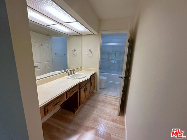 8515 Falmouth Avenue, Playa del Rey CA: https://media.crmls.org/mediaz/7bd43f3f-dbbe-4173-ba63-992926c3bf91.jpg