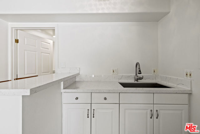 8944 Enfield Avenue, Sherwood Forest CA: https://media.crmls.org/mediaz/7bd49f88-ab97-4054-9e0b-a731d1940046.jpg