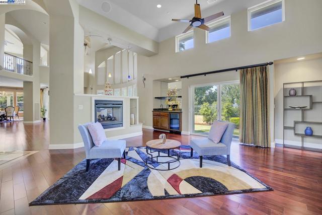 48564 Avalon Heights Ter, Fremont CA: https://media.crmls.org/mediaz/7bd4fc8f-ae1c-48c3-91f7-6f9d7789ad0d.jpg