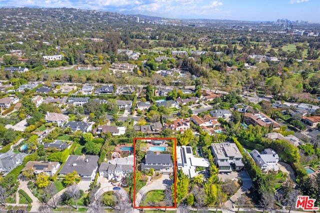 444 Loring Avenue, Los Angeles CA: https://media.crmls.org/mediaz/7bd50df2-9432-445a-a842-a6f680688185.jpg