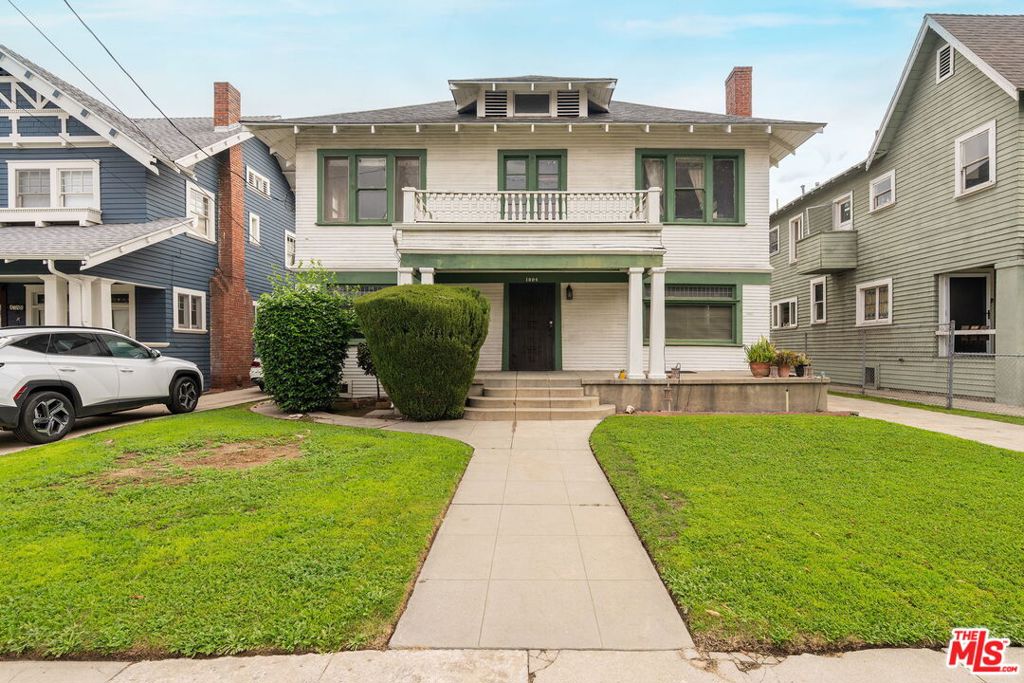 1804 Roosevelt Avenue