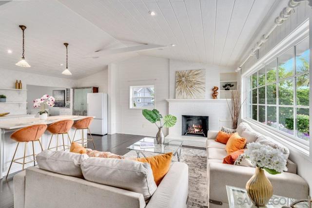 4154 Hill St, San Diego CA: https://media.crmls.org/mediaz/7bd5a9ad-0007-4e89-a786-0f70104f9d7e.jpg