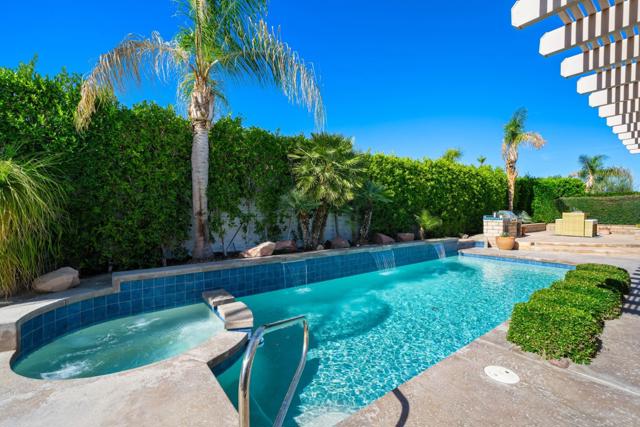 76936 Comanche Lane, Indian Wells CA: https://media.crmls.org/mediaz/7bd60964-c0ea-4735-9d82-3db436452e5f.jpg