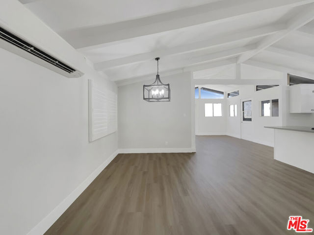 13108 Fellows Avenue, Sylmar CA: https://media.crmls.org/mediaz/7bd66d17-8e7a-471e-8740-75d42c1d41b5.jpg