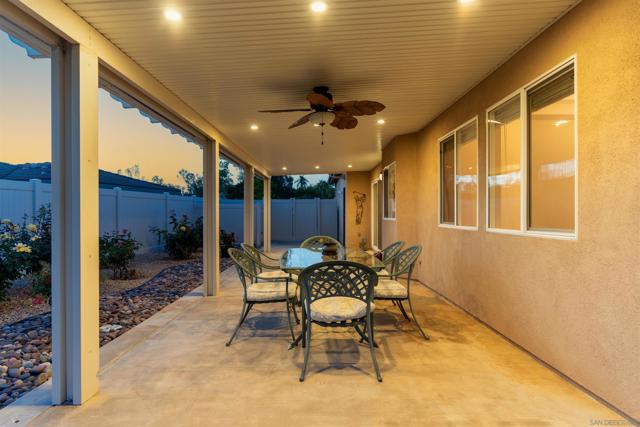 2059 Avocado Knoll Lane, Fallbrook CA: https://media.crmls.org/mediaz/7bd694f0-bf6e-4a7c-a1cd-f45c9f5f22ff.jpg