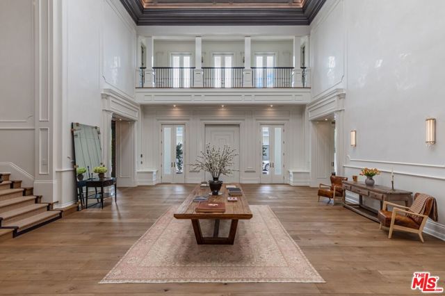 2571 Wallingford Drive, Beverly Hills CA: https://media.crmls.org/mediaz/7bd69cd8-ffa7-4a3f-a43c-1d33eccedbb2.jpg