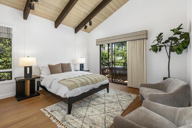 335 Fern Glen, La Jolla CA: https://media.crmls.org/mediaz/7bd770d5-9400-43bf-9197-0ef4b7e97b9a.jpg