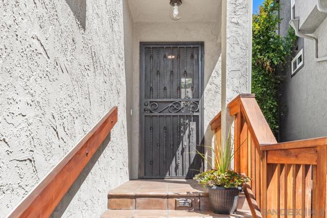 4533 Gesner St, San Diego CA: https://media.crmls.org/mediaz/7bd78304-c634-4f21-a0a1-fe728d217841.jpg
