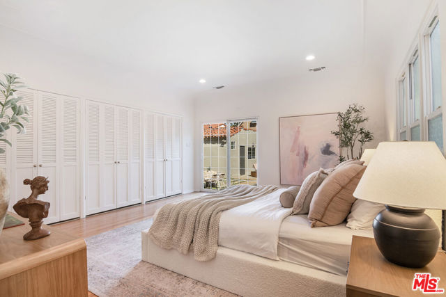 110 S Fuller Avenue, Los Angeles CA: https://media.crmls.org/mediaz/7bd81843-c5a2-40c2-9c42-1a0e39a70a36.jpg