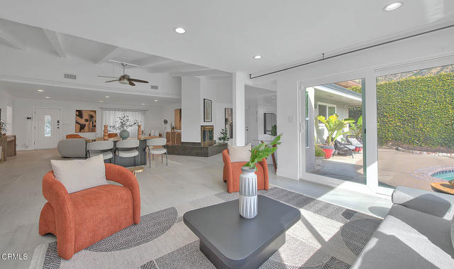 Detail Gallery Image 10 of 21 For 1420 Riviera Dr, Pasadena,  CA 91107 - 3 Beds | 2 Baths