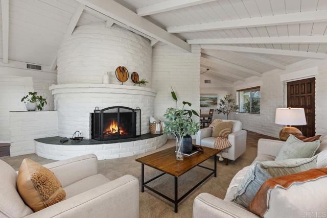 2873 Verda Avenue, Escondido CA: https://media.crmls.org/mediaz/7bd93145-5914-48f6-92d0-524b80f070e2.jpg