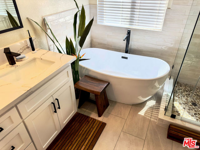6234 W Avenue J11, Lancaster CA: https://media.crmls.org/mediaz/7bd9387f-cfe1-44e1-b691-1707f79fb4ae.jpg