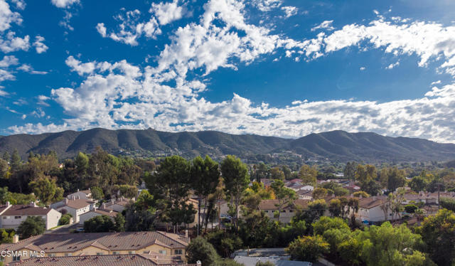 349 Newbury Vista Lane, Newbury Park CA: https://media.crmls.org/mediaz/7bd9b5b3-5f68-4b0e-8d22-74e133c6678c.jpg