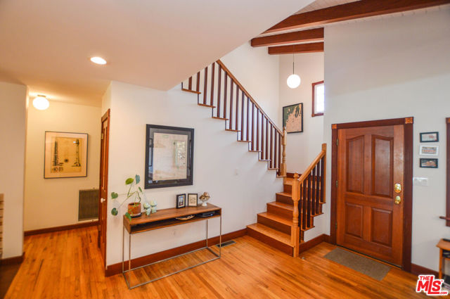 11136 Lucerne Avenue, Culver City CA: https://media.crmls.org/mediaz/7bda0173-fa9c-490f-8db7-9c404fb7ab86.jpg