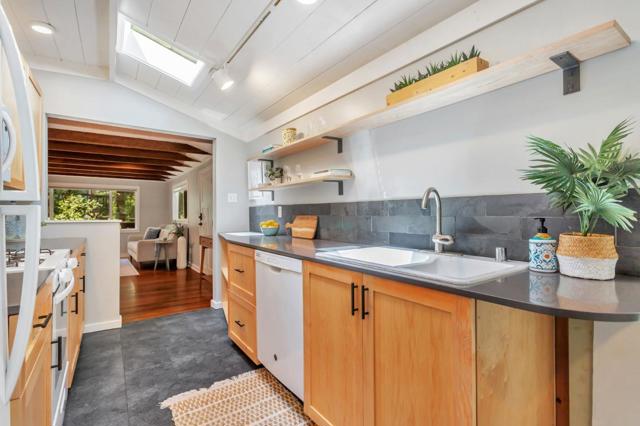 160 Woodland Drive, Ben Lomond CA: https://media.crmls.org/mediaz/7bdaa961-5ec1-4f54-8fe4-7da57f7c316d.jpg