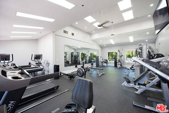 16724 Calle Arbolada, Pacific Palisades CA: https://media.crmls.org/mediaz/7bdbfb72-a5c2-4722-a0c3-e1f0455a2f85.jpg