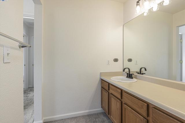 Image 23 of 34 For 20363 Royal Ave