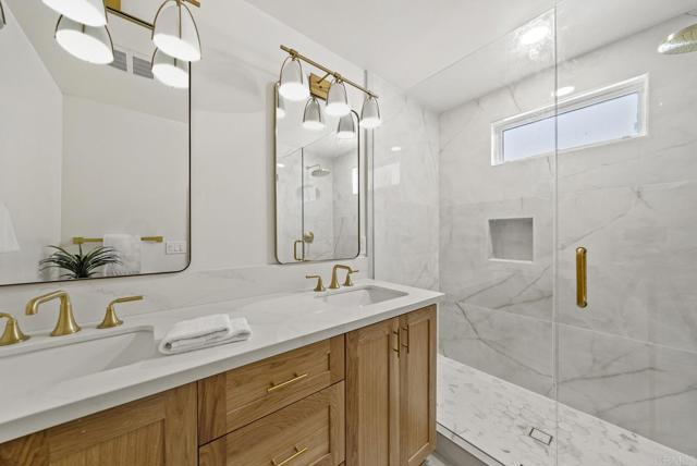 Image 32 of 72 For 711 Country Club Ln