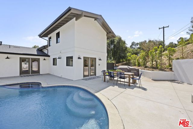 1131 Rancho Drive, Ojai CA: https://media.crmls.org/mediaz/7bde3075-892a-438e-b29a-231c4a33d593.jpg