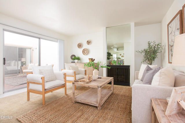 Detail Gallery Image 3 of 29 For 17516 via Calma #39,  Tustin,  CA 92780 - 2 Beds | 2 Baths