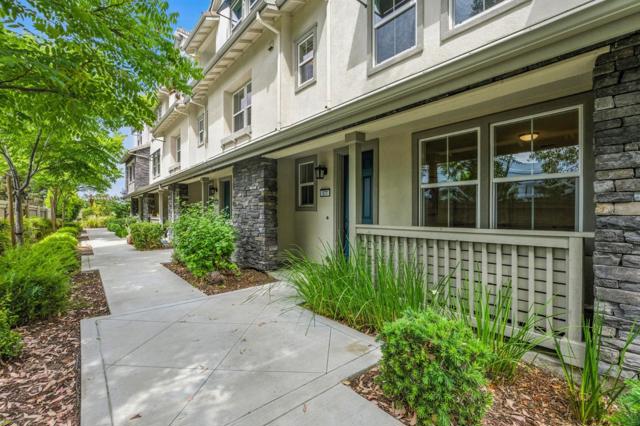 577 Hollow Falls, Fremont CA: https://media.crmls.org/mediaz/7bdeb570-a8fc-4a7a-90a8-d09bd2f60923.jpg