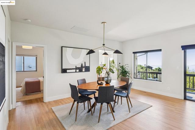 17032 Broadway Ter, Oakland CA: https://media.crmls.org/mediaz/7bdeb7c6-1a7e-46fc-83e0-7d52f2578ed7.jpg