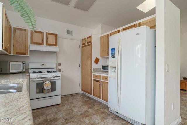 Detail Gallery Image 8 of 26 For 2353 Eskimo Ln, Ventura,  CA 93001 - 2 Beds | 1 Baths