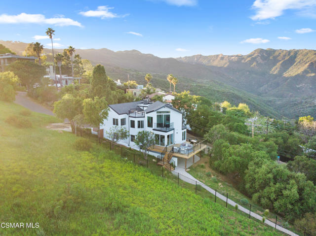 26200 Lockwood Road, Malibu CA: https://media.crmls.org/mediaz/7bdf19d9-9cb2-4ca7-8053-45a1b4b37058.jpg