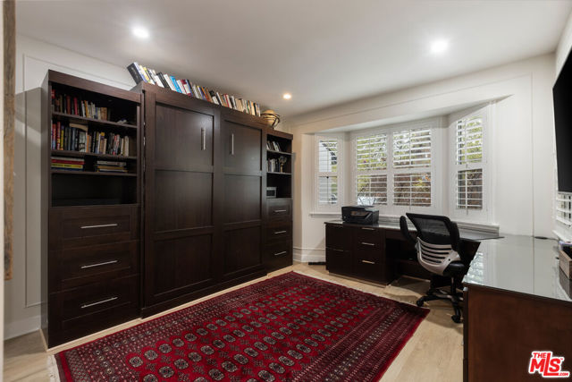 3839 Marcasel Avenue, Los Angeles CA: https://media.crmls.org/mediaz/7bdf992f-9140-41c5-a6fa-ca1bbb8a1611.jpg