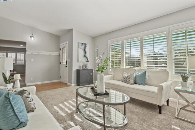 2682 Pickfair Ln, Livermore CA: https://media.crmls.org/mediaz/7be0a315-e918-4774-844e-710fcbccc60f.jpg