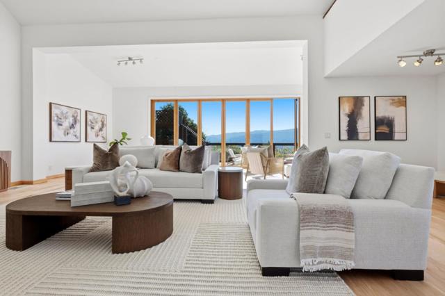 711 W California Way, Redwood City CA: https://media.crmls.org/mediaz/7be0a462-67ed-42d0-95b5-048008078da9.jpg