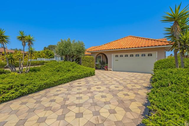 Detail Gallery Image 4 of 34 For 2476 Pinewood St, Del Mar,  CA 92014 - 3 Beds | 2 Baths
