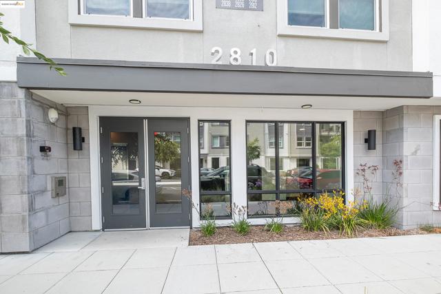 2818 Fifth Street, Alameda CA: https://media.crmls.org/mediaz/7be1e92b-9c6d-4088-b2fc-5e8e629e0a4f.jpg