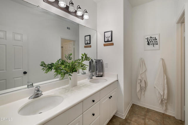 Detail Gallery Image 40 of 65 For 23853 Mission Puebla, Valencia,  CA 91354 - 8 Beds | 3/1 Baths