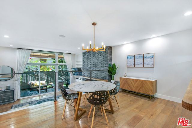 5326 Fairview Boulevard, Los Angeles CA: https://media.crmls.org/mediaz/7be27d79-e29e-44f6-a814-f1ecfd302e56.jpg