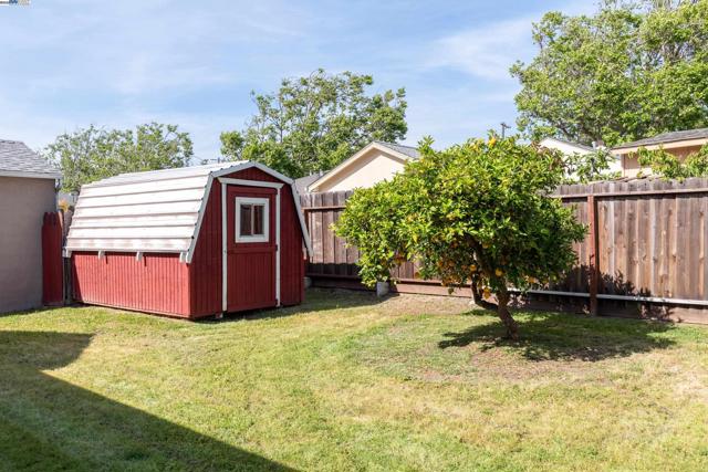 591 VIA ACALANES, San Lorenzo CA: https://media.crmls.org/mediaz/7be28779-ebaf-4c97-a280-c5ea5b8dc9de.jpg