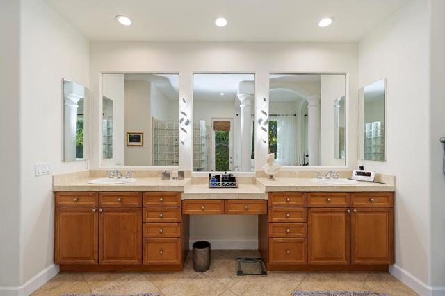 50 Toscana E Way, Rancho Mirage CA: https://media.crmls.org/mediaz/7be2a83c-f24f-42e1-89a1-e5d9b15ed43b.jpg