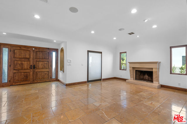 14710 Greenleaf Street, Sherman Oaks CA: https://media.crmls.org/mediaz/7be2b43e-31f4-47a6-83c6-5f982febdb1c.jpg