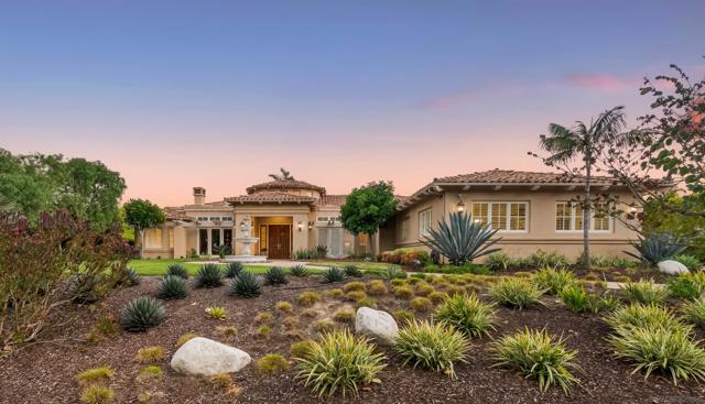 4695 Rancho Verde Trl, San Diego CA: https://media.crmls.org/mediaz/7be30170-5642-4ddd-b875-7b9e16c3f7f9.jpg