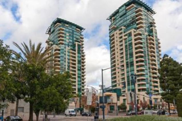 555 Front St, San Diego CA: https://media.crmls.org/mediaz/7be30fdb-f369-41e3-be36-a90d50fb47e7.jpg