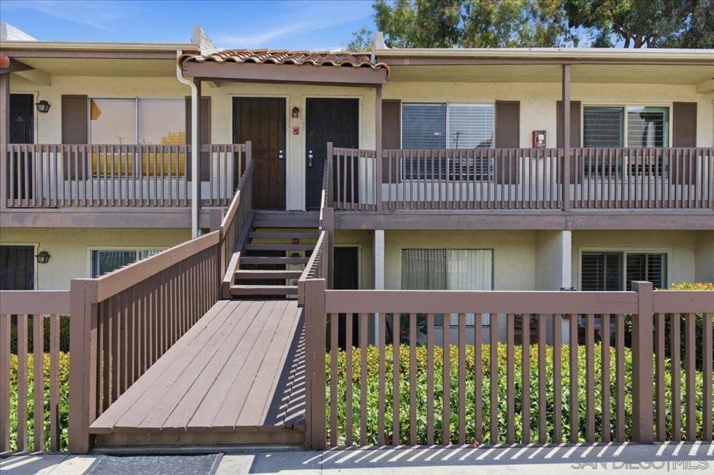 615 Vine Steet #26