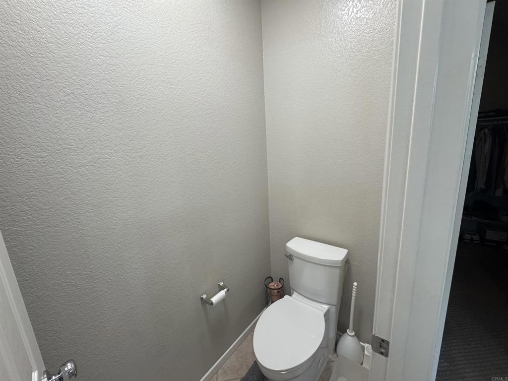 https://media.crmls.org/mediaz/7be69a6f-a3db-488e-9a1b-fd82737a0961.jpg?preset=X-Large