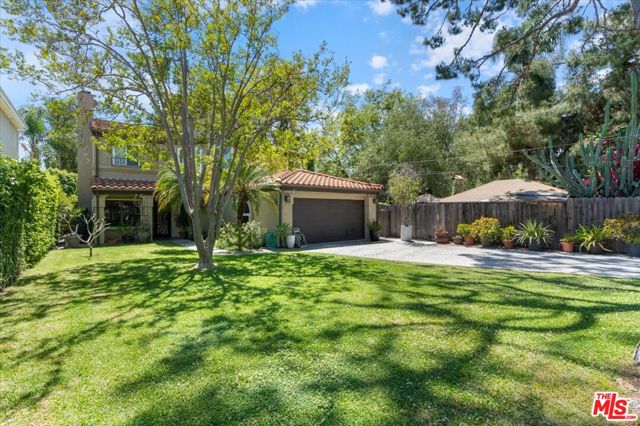 12834 Landale Street, Studio City CA: https://media.crmls.org/mediaz/7be6af4b-418e-44cd-b9ad-83e55cf154d1.jpg