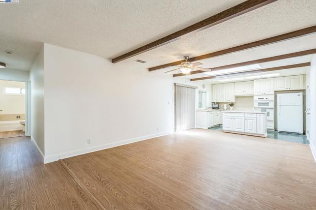 1849 Sherman Dr, Union City CA: https://media.crmls.org/mediaz/7be7005e-0e9e-4db1-8160-9e5762394846.jpg