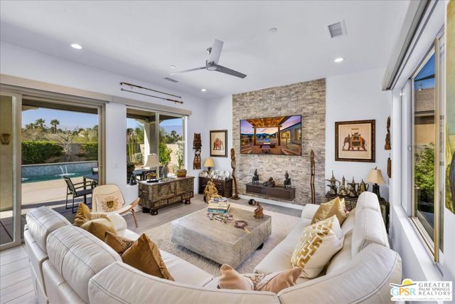 59 Cabernet, Rancho Mirage CA: https://media.crmls.org/mediaz/7be76221-11df-4443-84f5-76b63507dedd.jpg