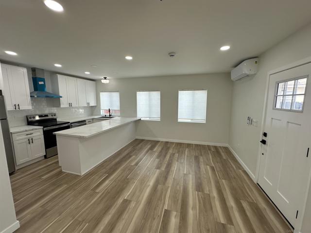 6877 Glenroy St, San Diego CA: https://media.crmls.org/mediaz/7be77e89-162d-45c3-8a56-e8b182785279.jpg