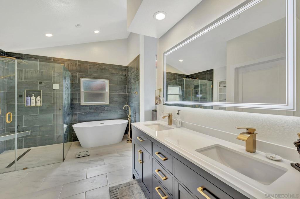 MLS #250037571SD image #31